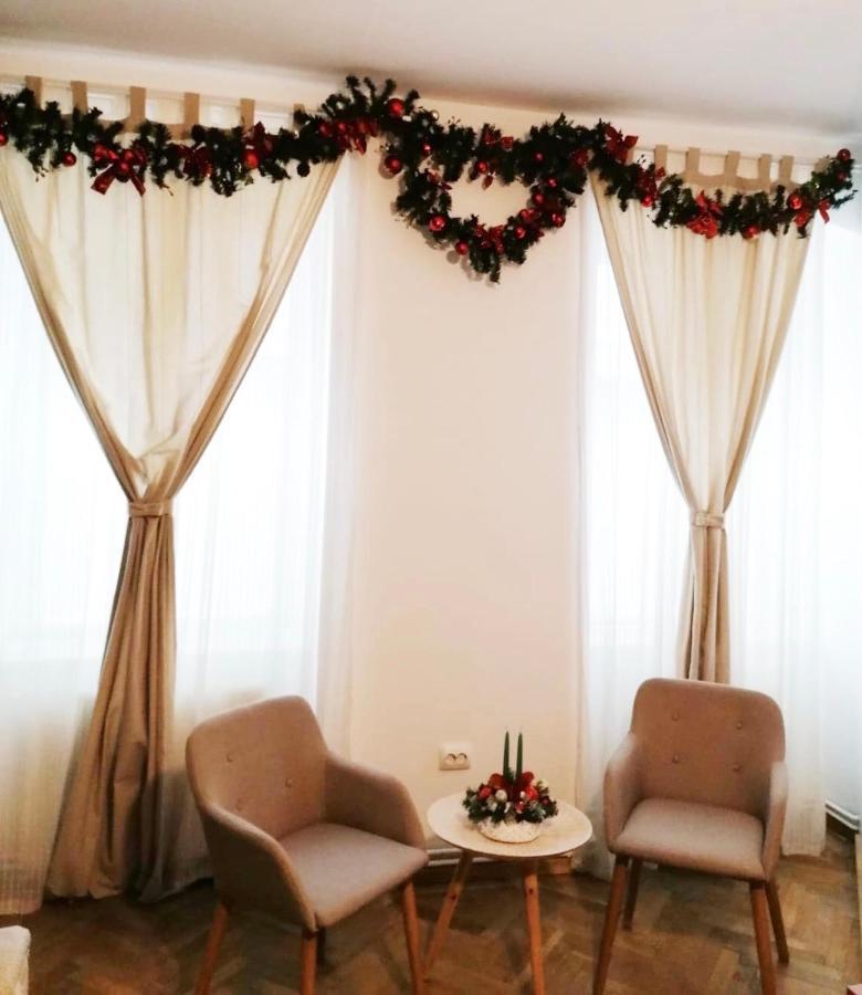 Sunny Old Town Apartment Брашов Екстериор снимка