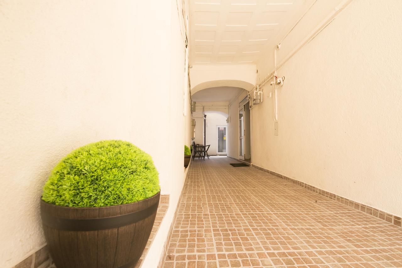 Sunny Old Town Apartment Брашов Екстериор снимка