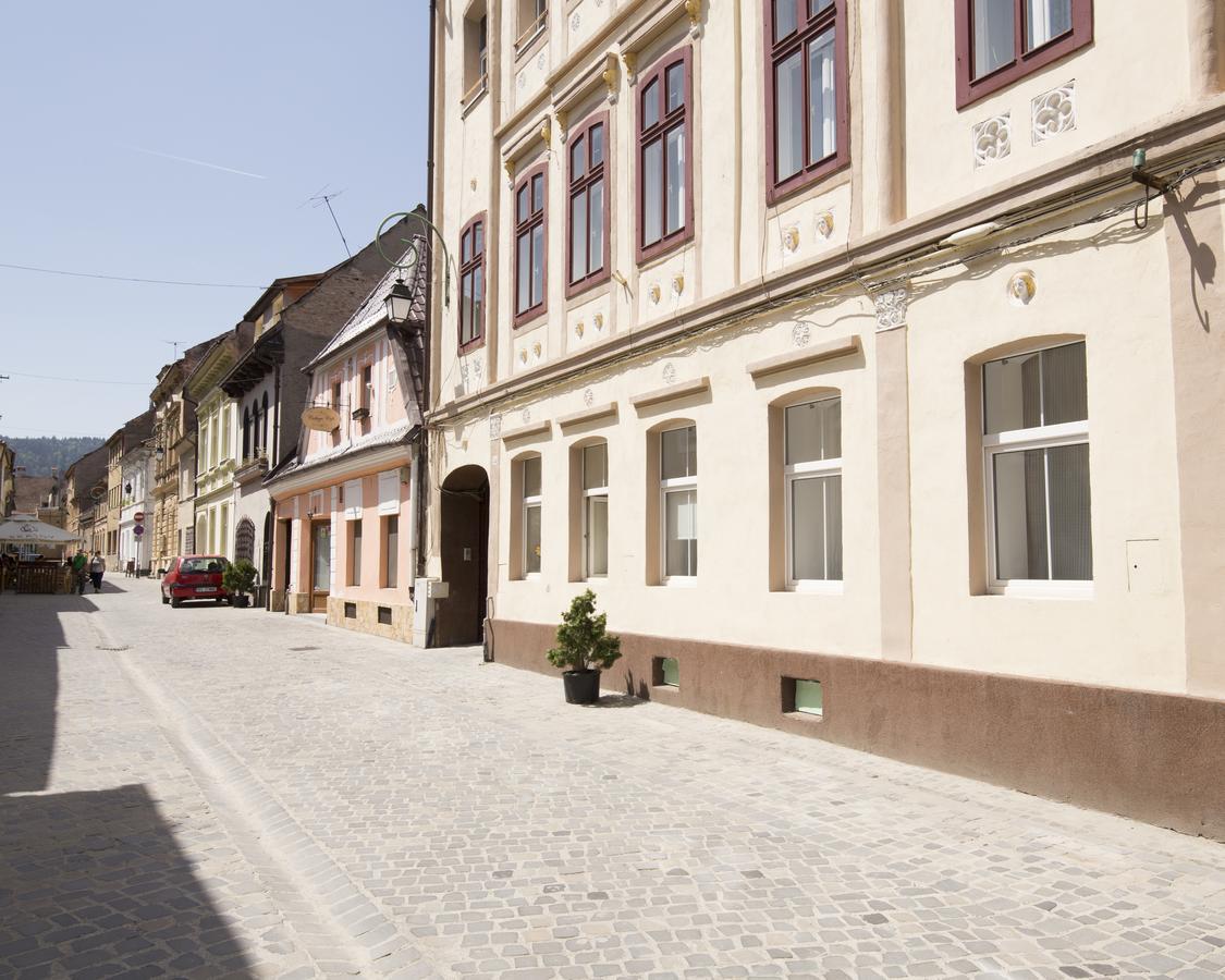Sunny Old Town Apartment Брашов Екстериор снимка