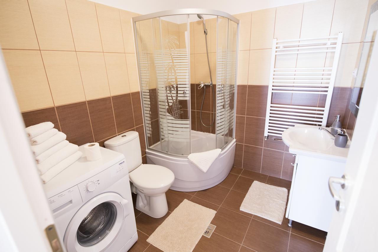 Sunny Old Town Apartment Брашов Екстериор снимка