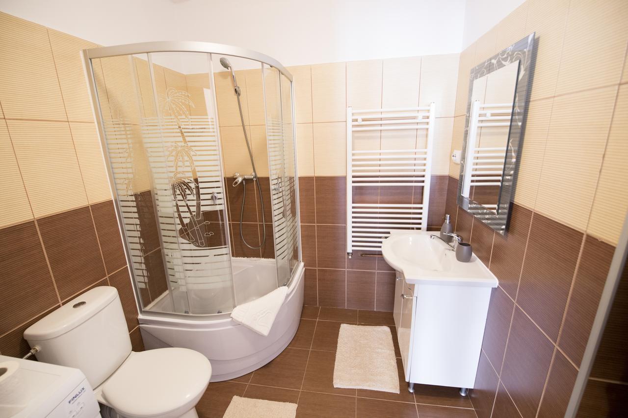 Sunny Old Town Apartment Брашов Екстериор снимка