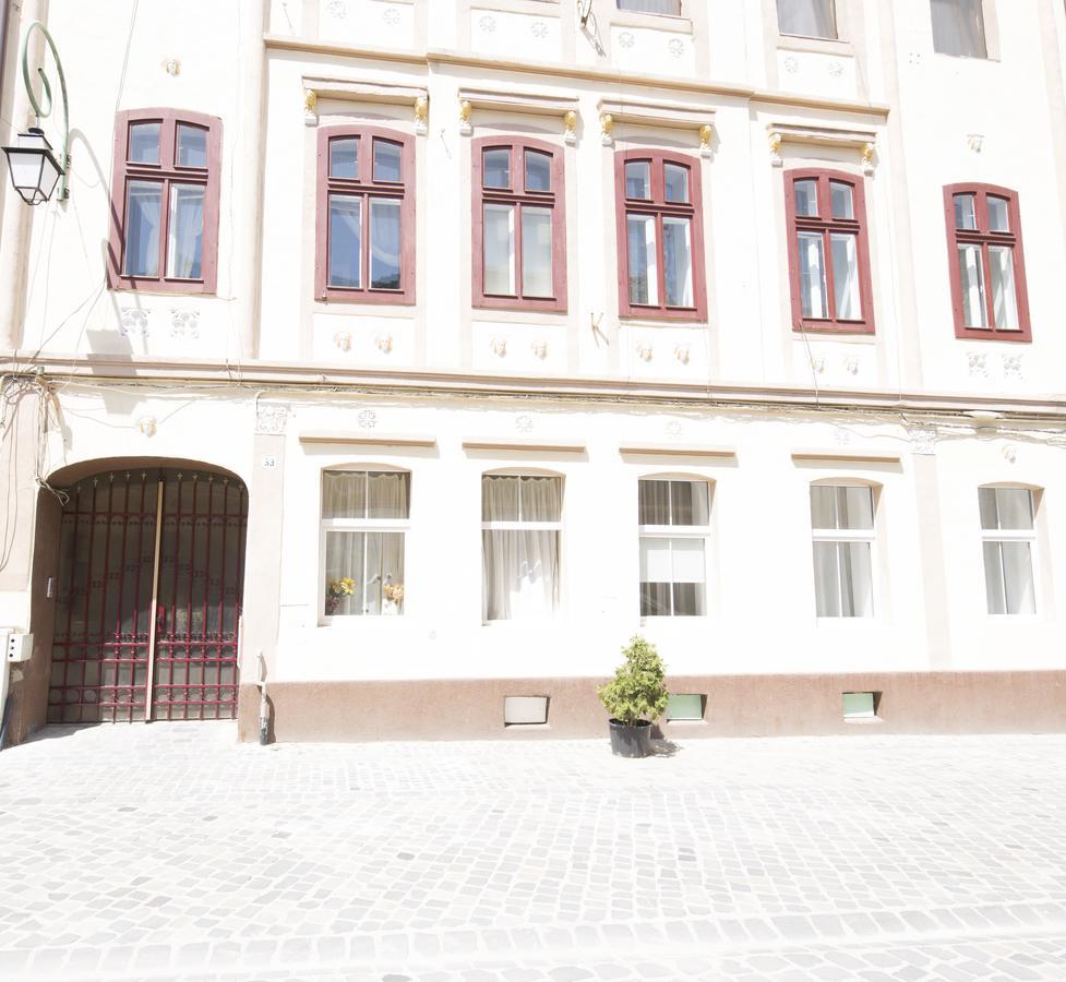 Sunny Old Town Apartment Брашов Екстериор снимка