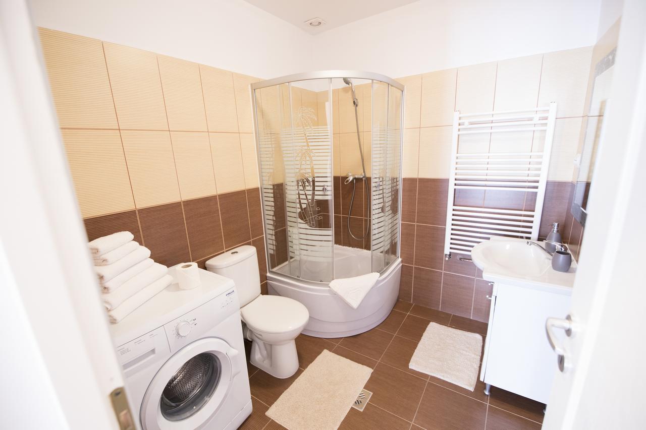 Sunny Old Town Apartment Брашов Екстериор снимка