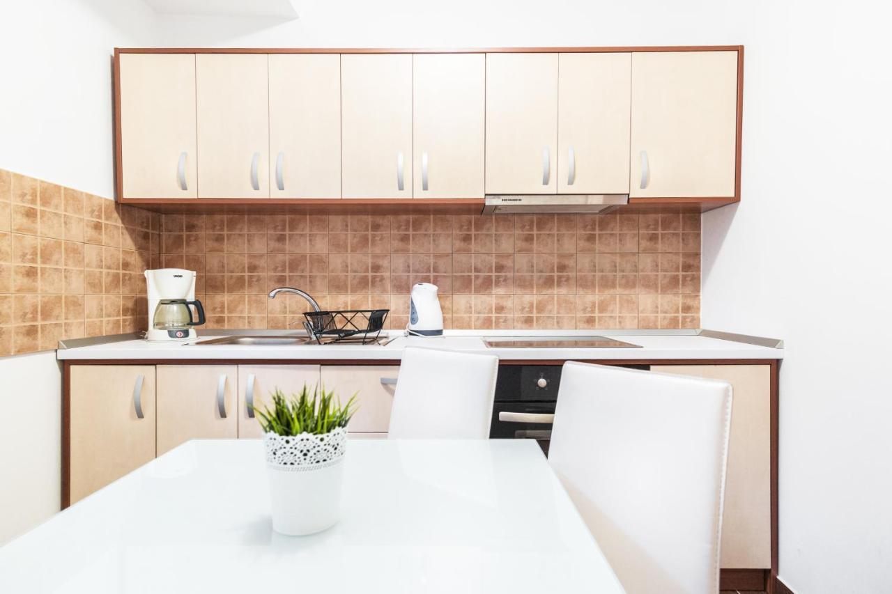 Sunny Old Town Apartment Брашов Екстериор снимка
