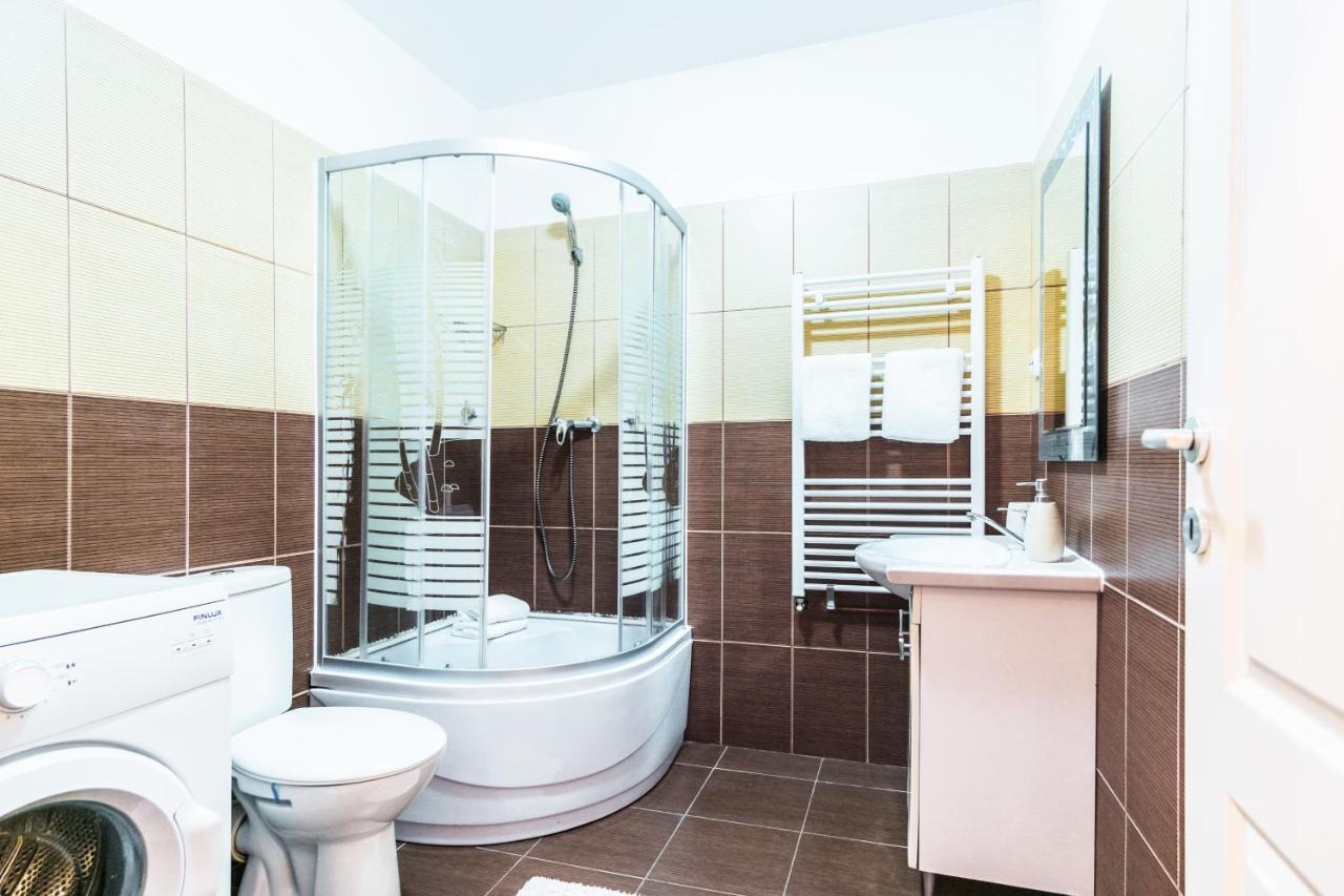 Sunny Old Town Apartment Брашов Екстериор снимка