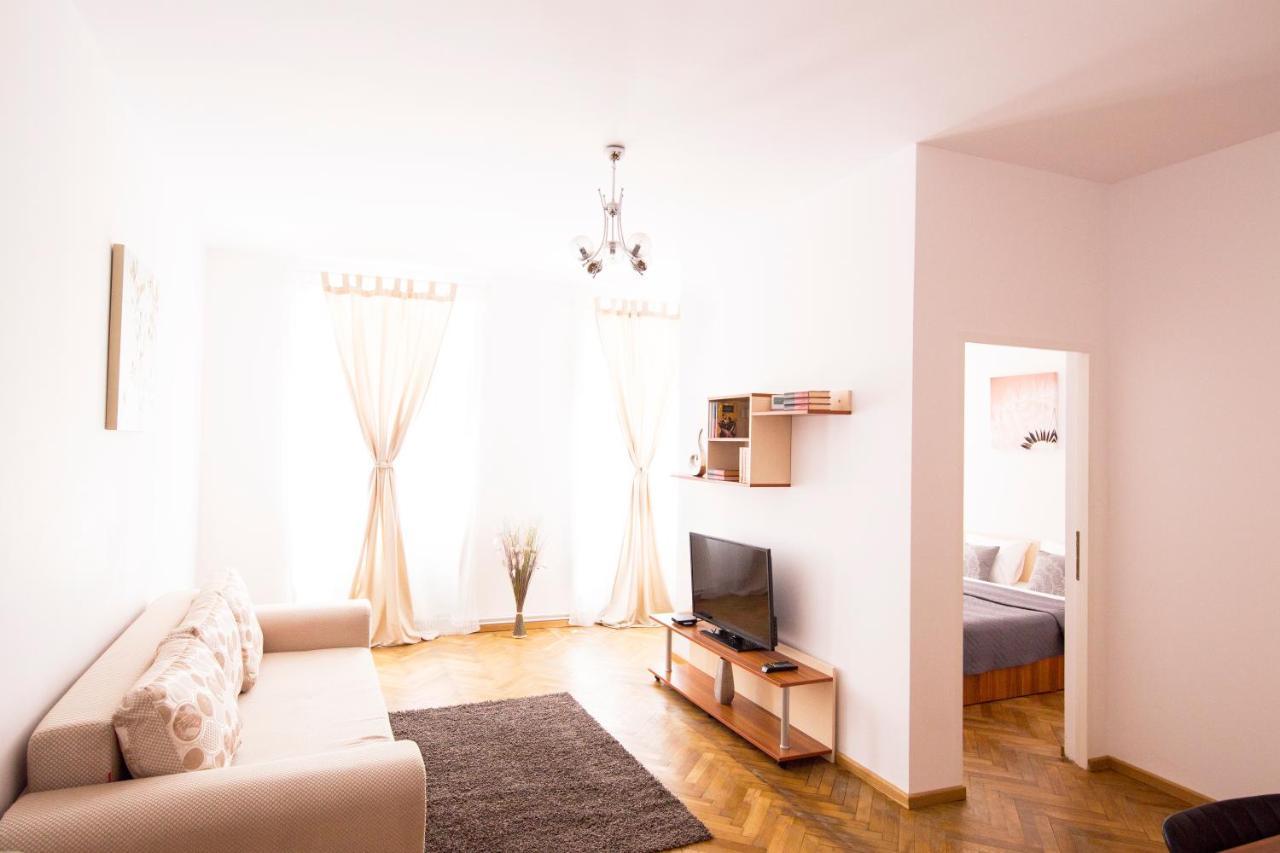 Sunny Old Town Apartment Брашов Екстериор снимка
